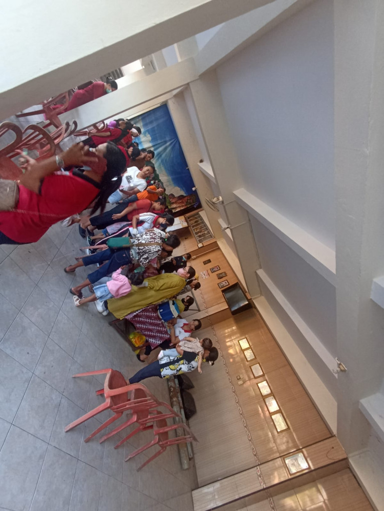 BERLANGSUNG KEGIATAN VAKSIN ANAK ANTI FOLIO BERTEMPAT DI BANJAR LODA PURA.